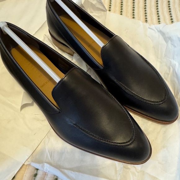 Unworn Black Everlane Almond Toe Loafer - Picture 5 of 6